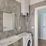 Lura 2 215 Plazhi San Pietro