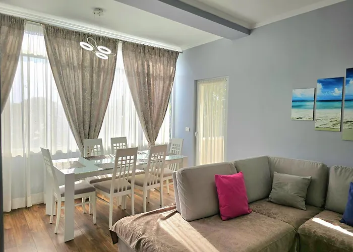 Apartamento Lura 2 215 *